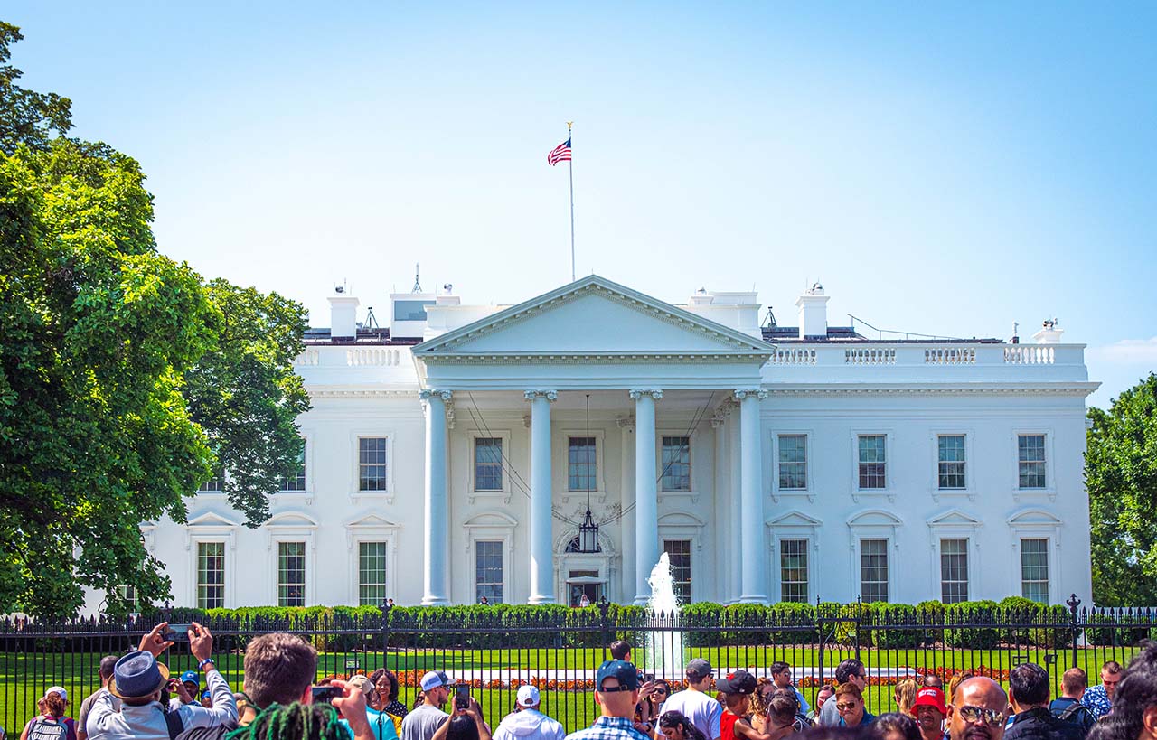 Crowd outside the White House